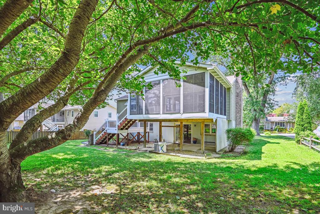 84 GREAT LAKE DRIVE