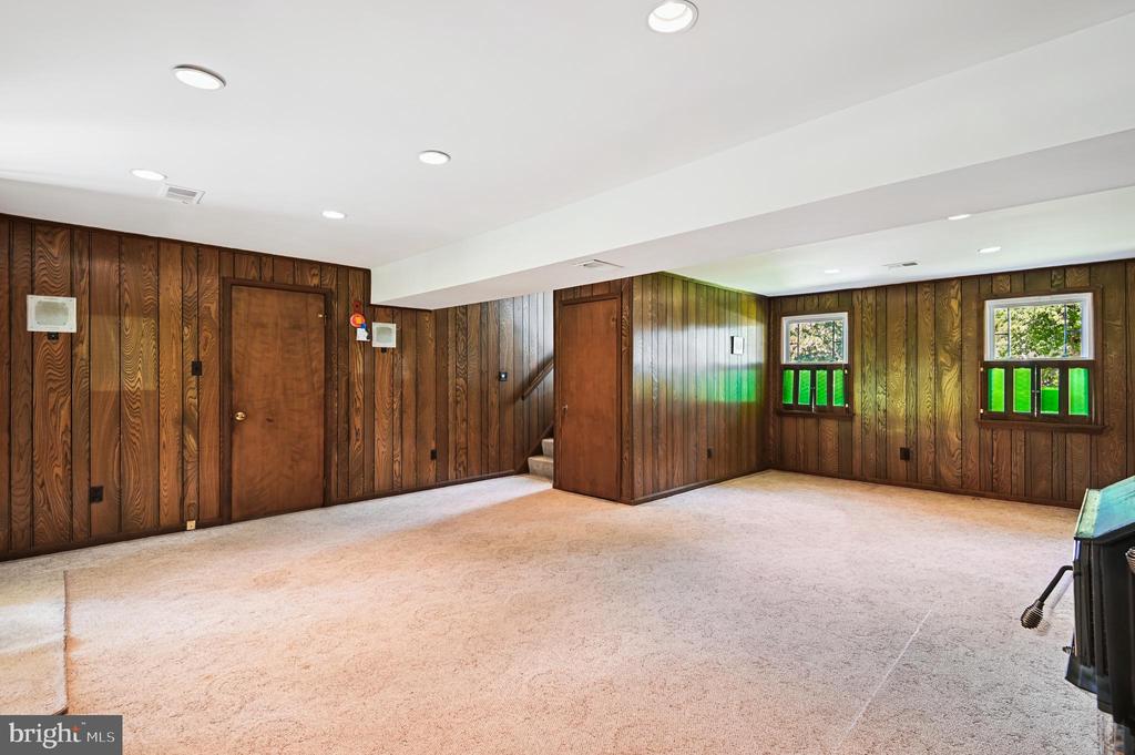84 GREAT LAKE DRIVE