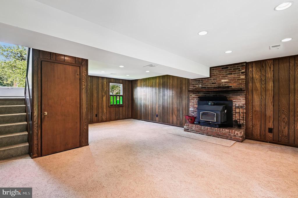 84 GREAT LAKE DRIVE