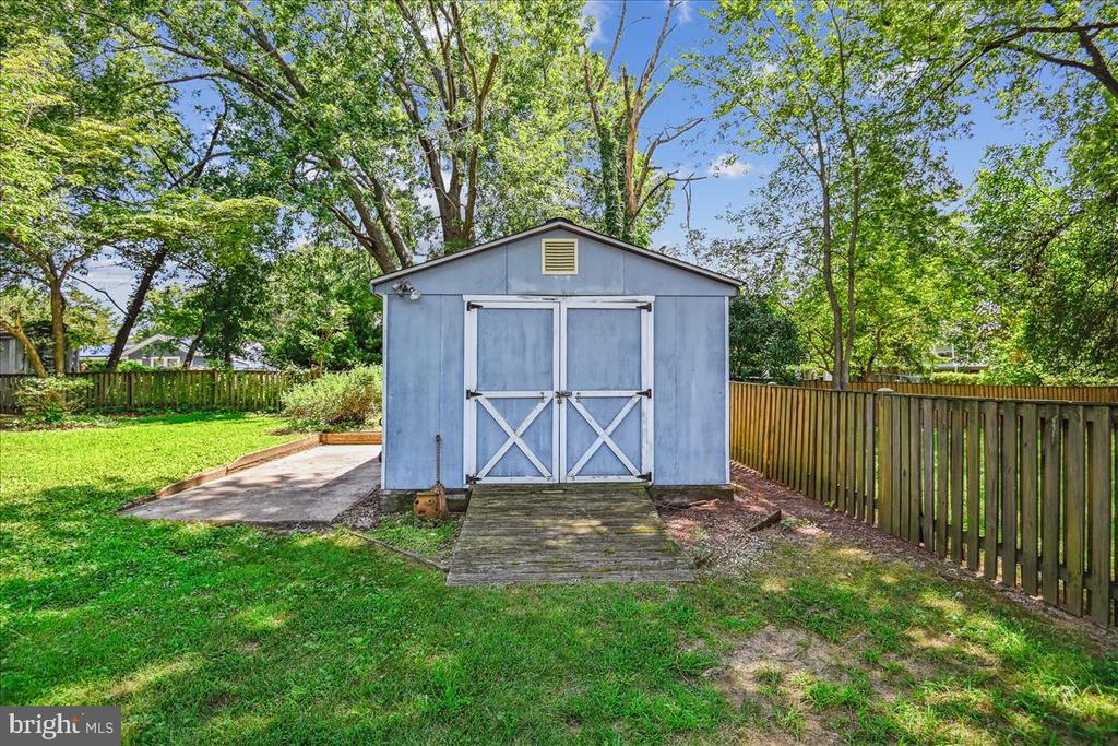 84 GREAT LAKE DRIVE
