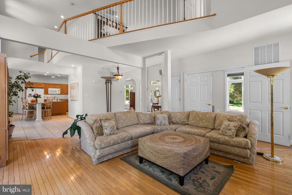 921 LAKE DRIVE