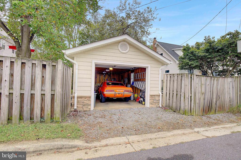 412 JEFFERSON STREET