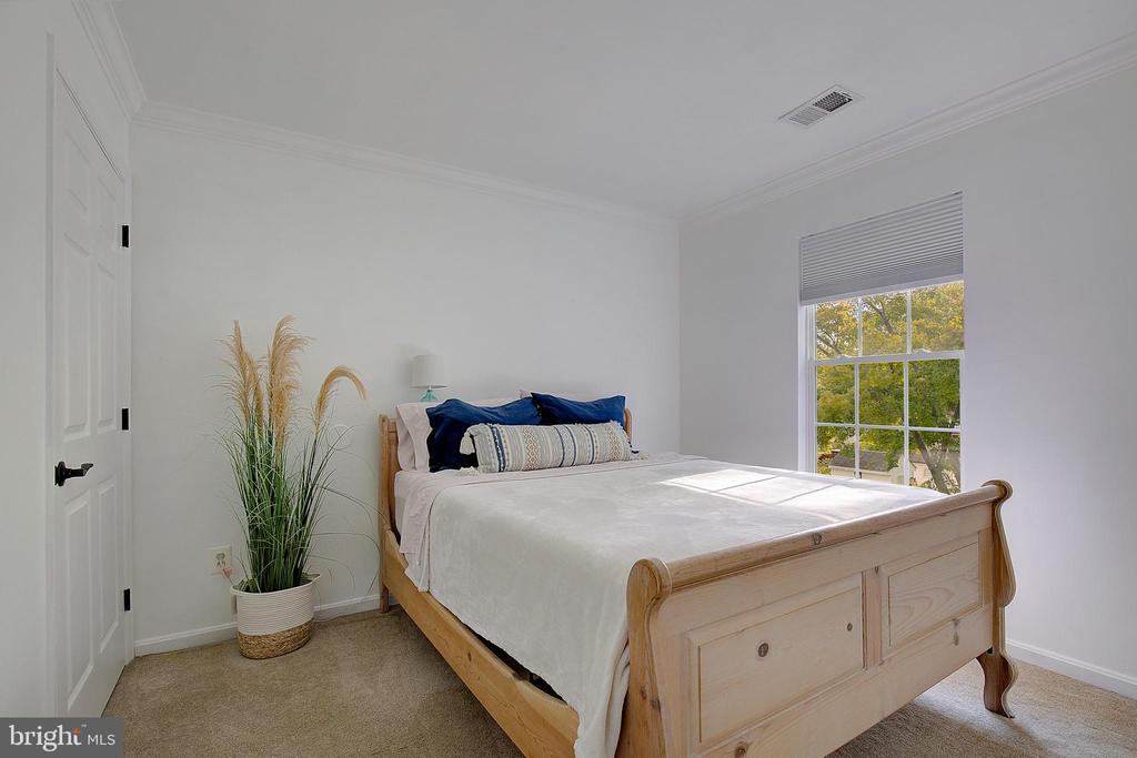 3513 OAK DRIVE