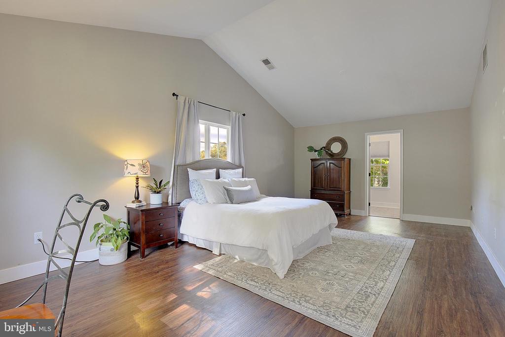 3513 OAK DRIVE