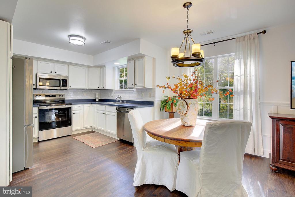 3513 OAK DRIVE