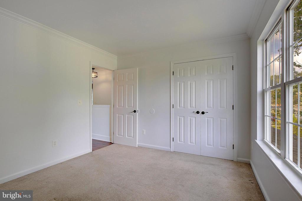 3513 OAK DRIVE