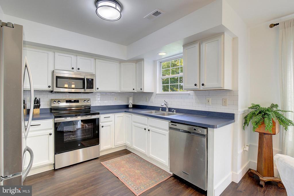 3513 OAK DRIVE