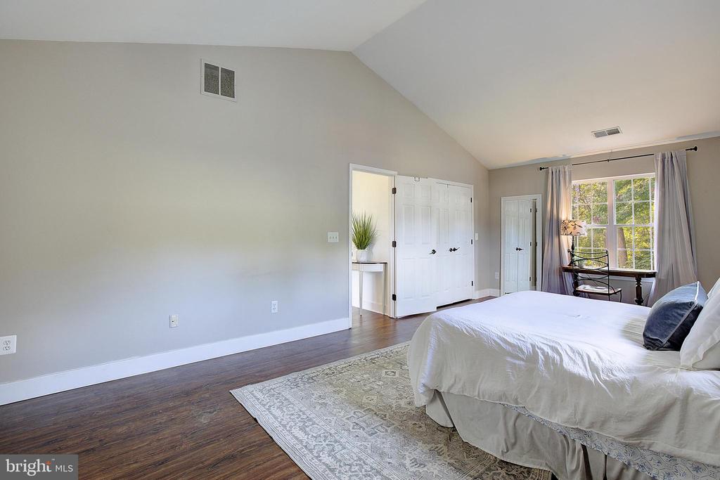 3513 OAK DRIVE