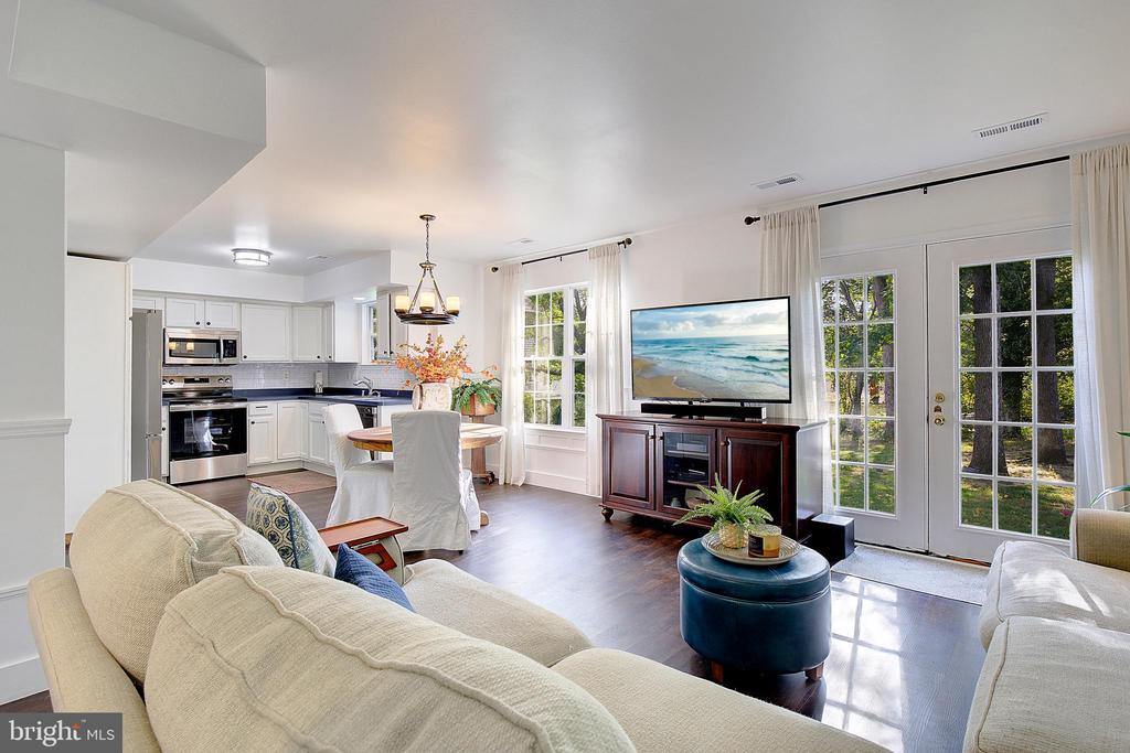 3513 OAK DRIVE