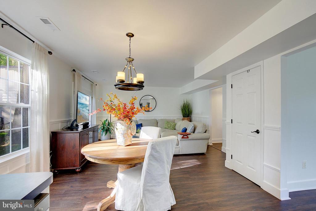 3513 OAK DRIVE