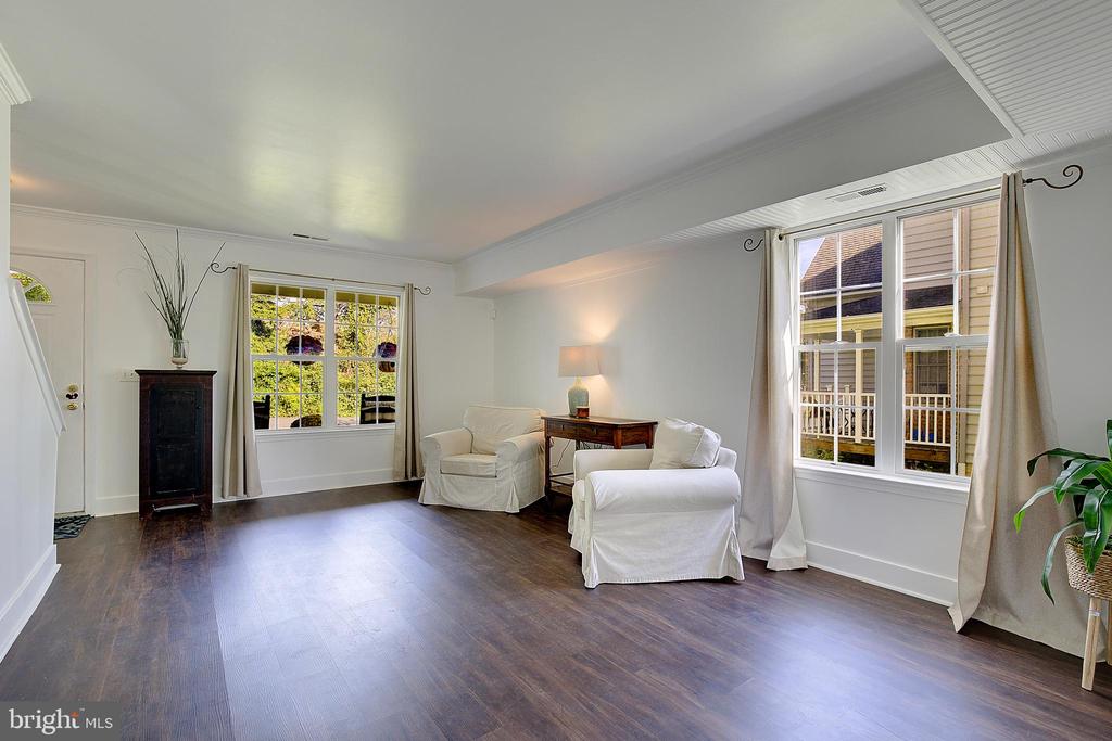 3513 OAK DRIVE