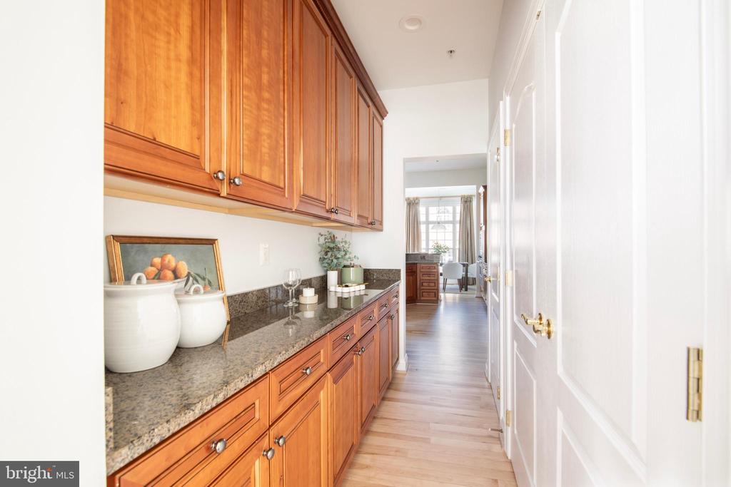 201 BURGUNDY LANE