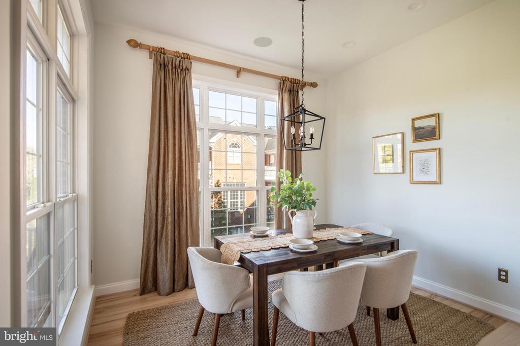 201 BURGUNDY LANE