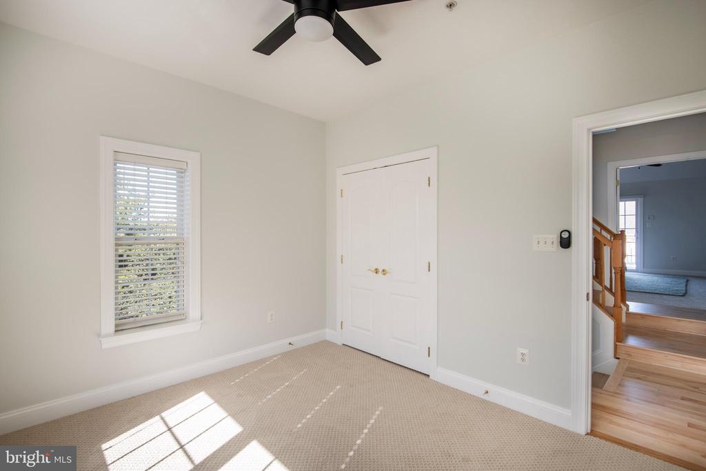 201 BURGUNDY LANE
