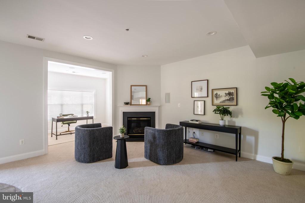 201 BURGUNDY LANE