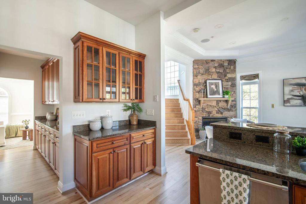 201 BURGUNDY LANE