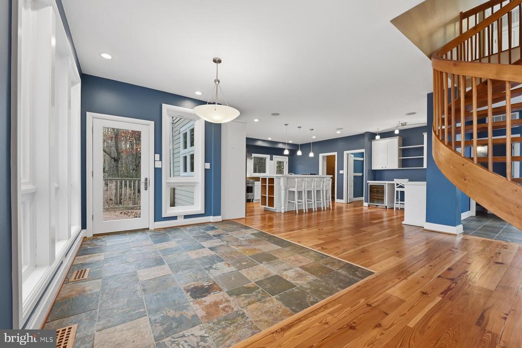 3303 KENNEY COURT