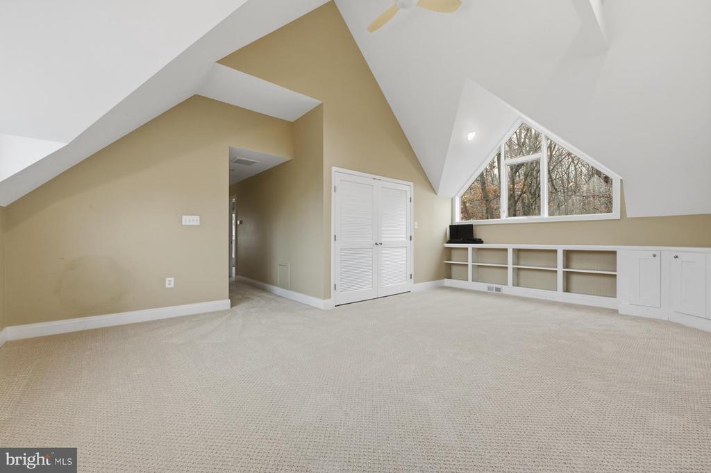 3303 KENNEY COURT