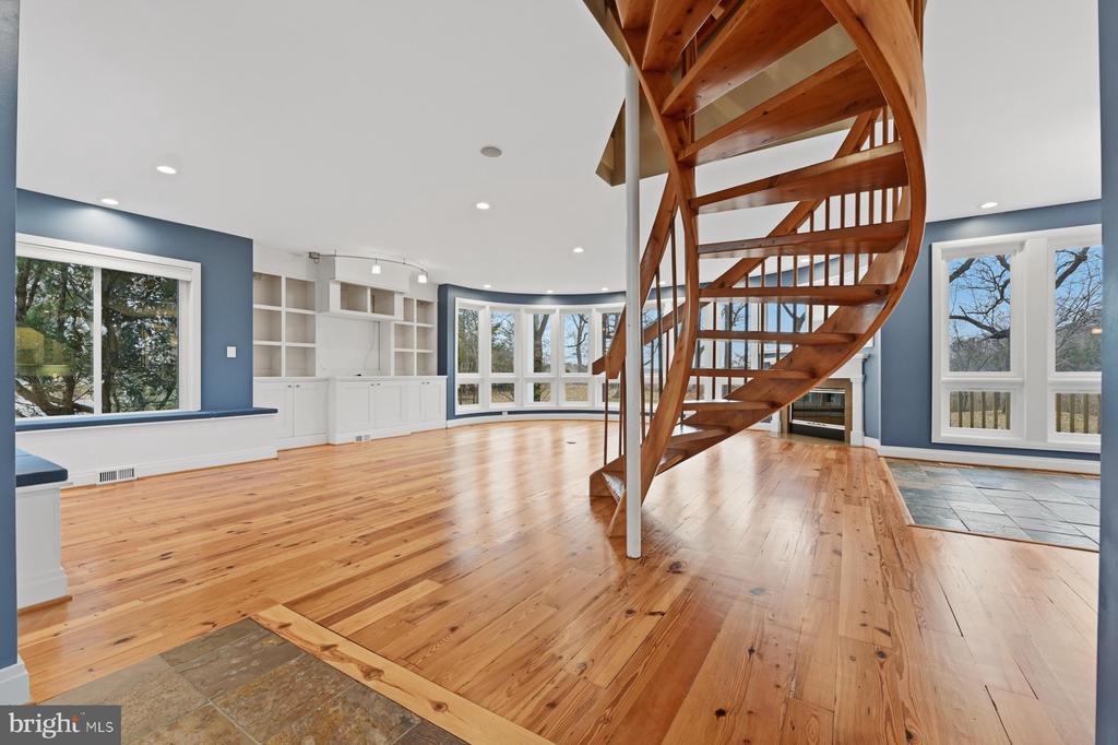 3303 KENNEY COURT