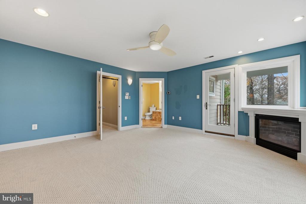 3303 KENNEY COURT