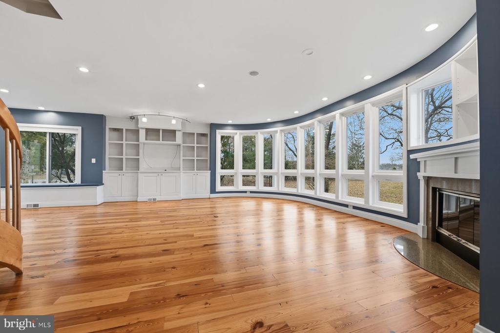 3303 KENNEY COURT