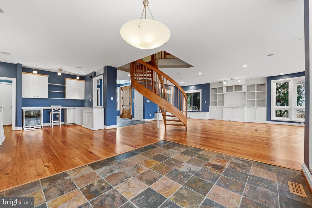 3303 KENNEY COURT