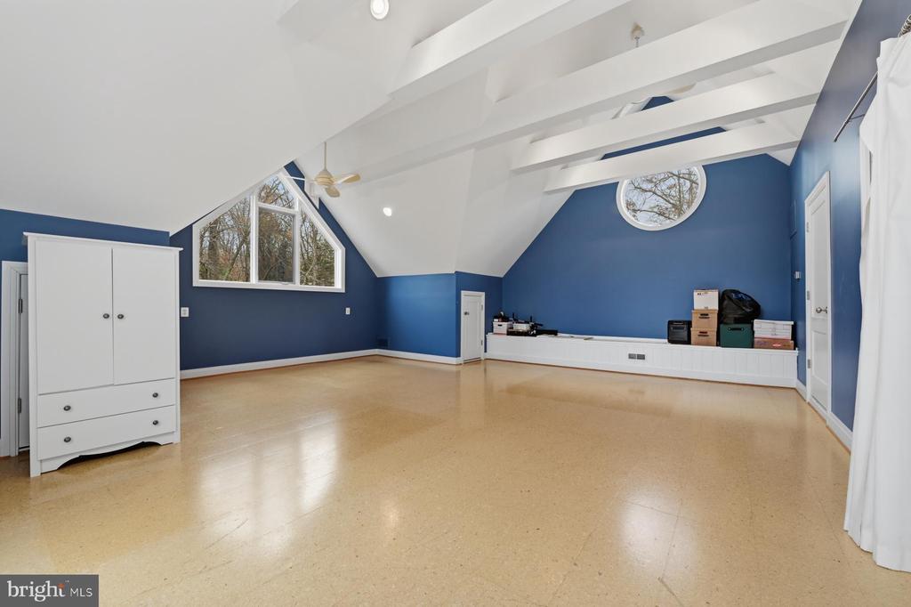 3303 KENNEY COURT