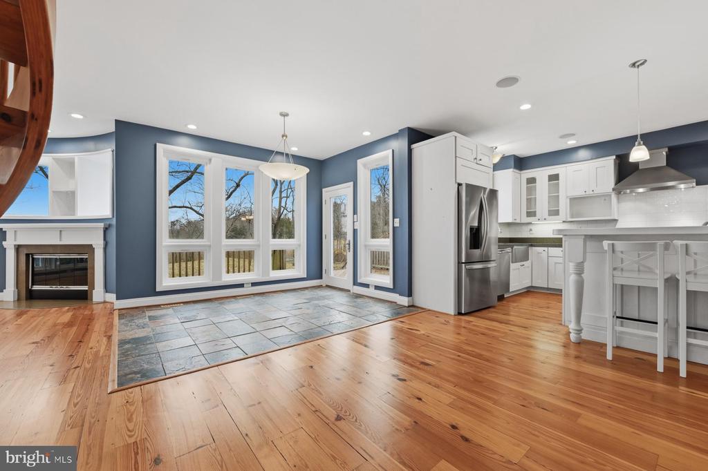 3303 KENNEY COURT
