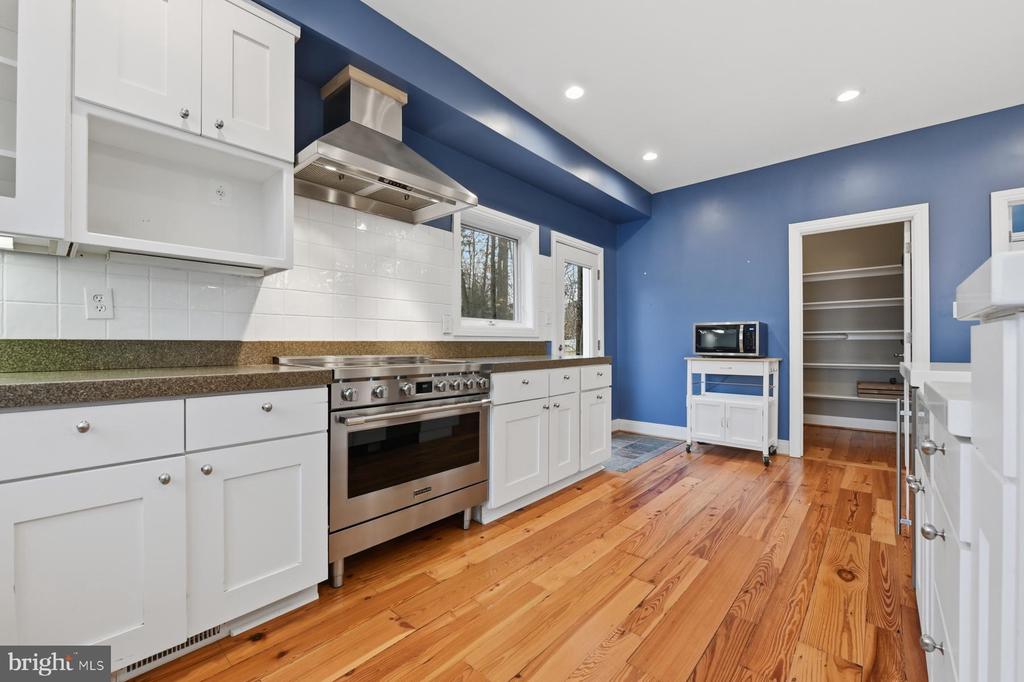 3303 KENNEY COURT