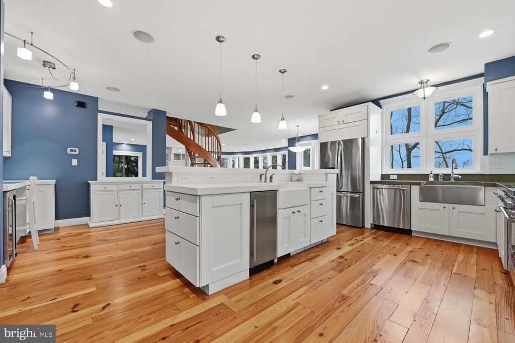 3303 KENNEY COURT