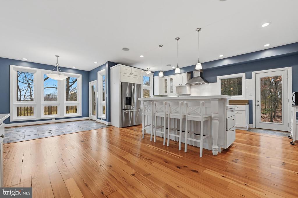 3303 KENNEY COURT