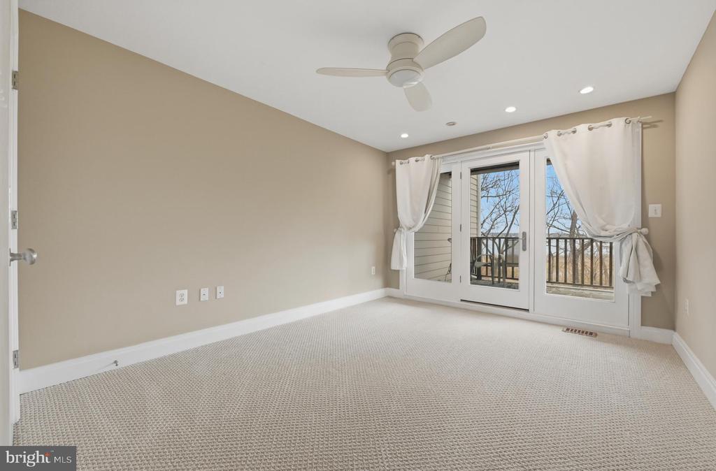 3303 KENNEY COURT