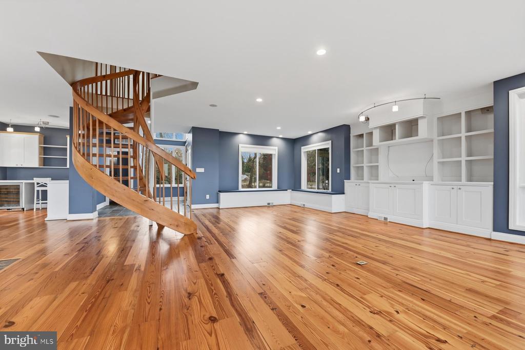 3303 KENNEY COURT