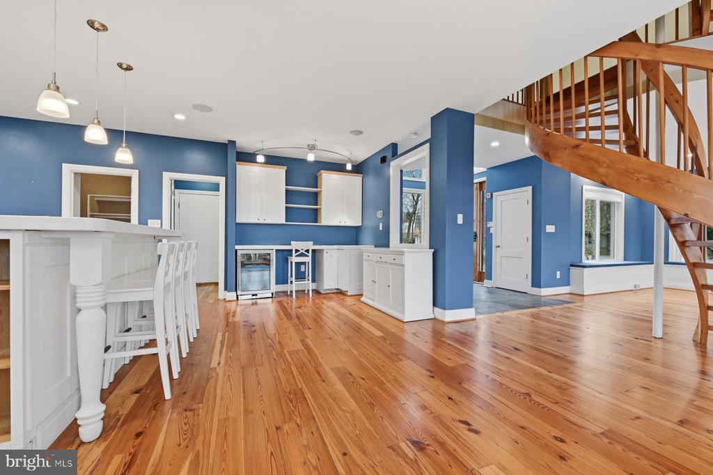 3303 KENNEY COURT