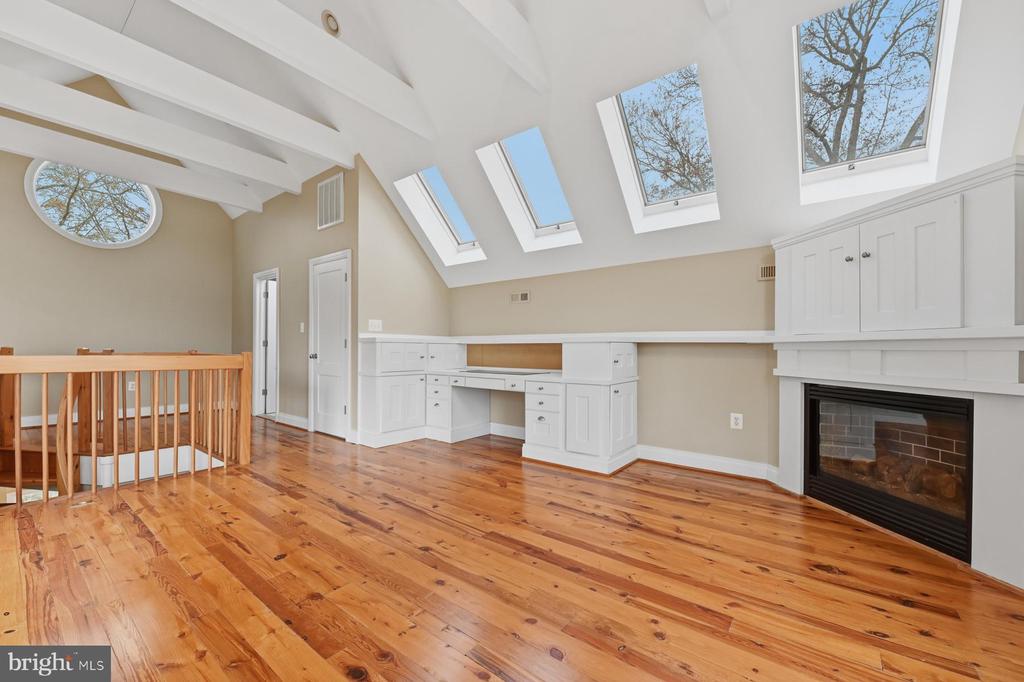 3303 KENNEY COURT