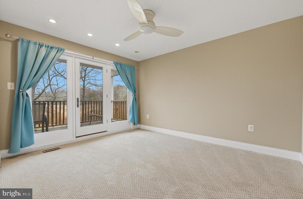 3303 KENNEY COURT