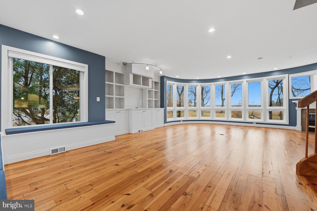 3303 KENNEY COURT