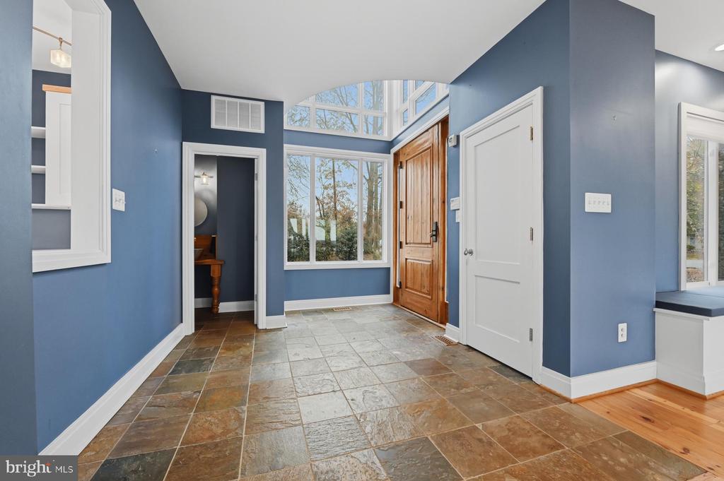 3303 KENNEY COURT