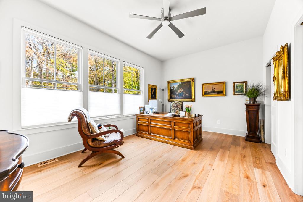 90 E LAKE DRIVE
