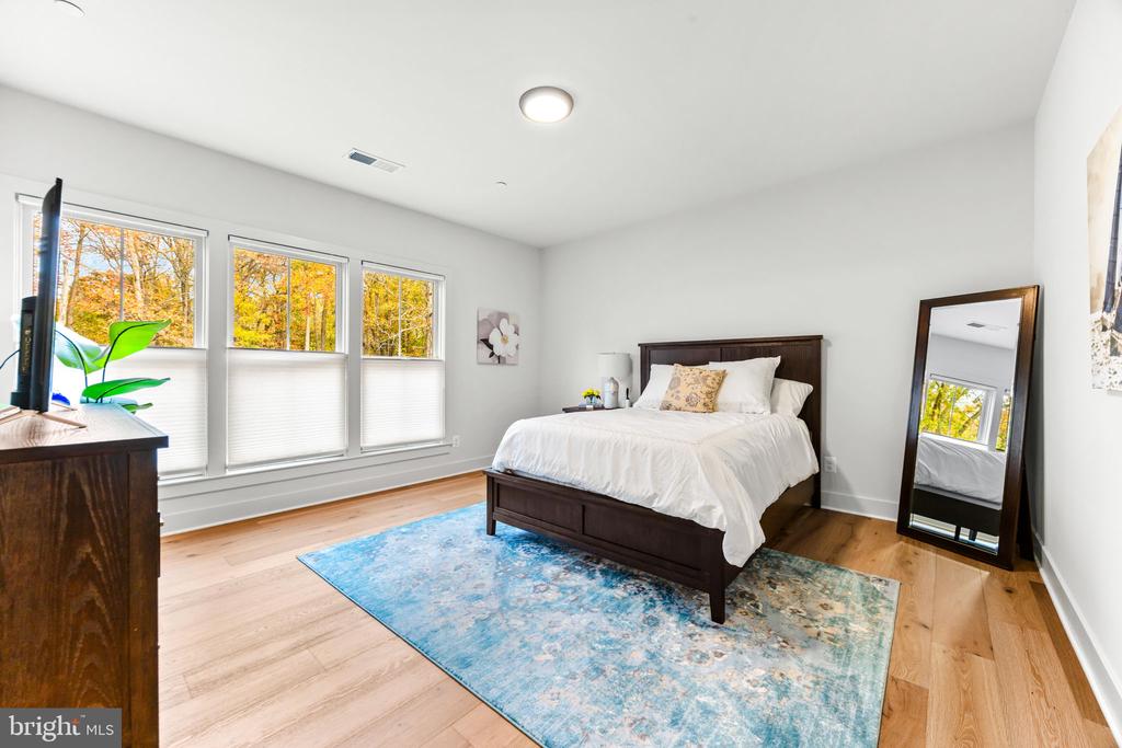 90 E LAKE DRIVE
