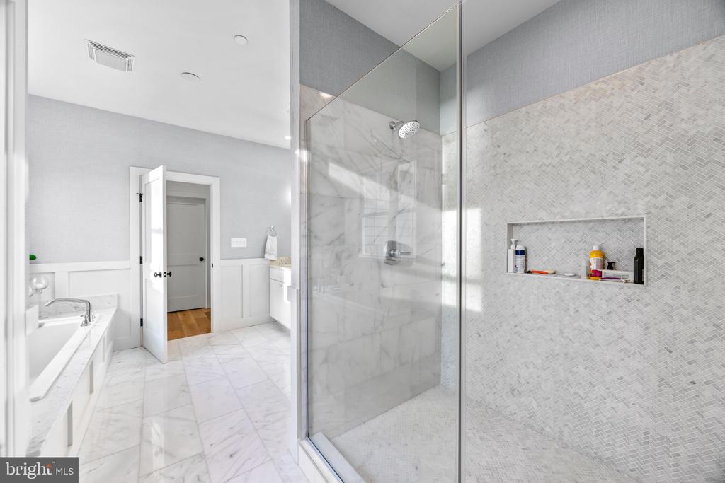 90 E LAKE DRIVE