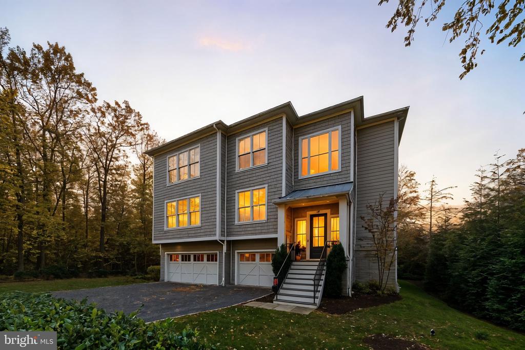 90 E LAKE DRIVE