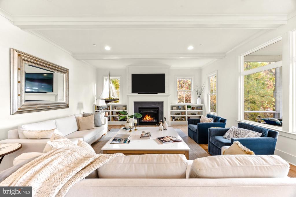 90 E LAKE DRIVE
