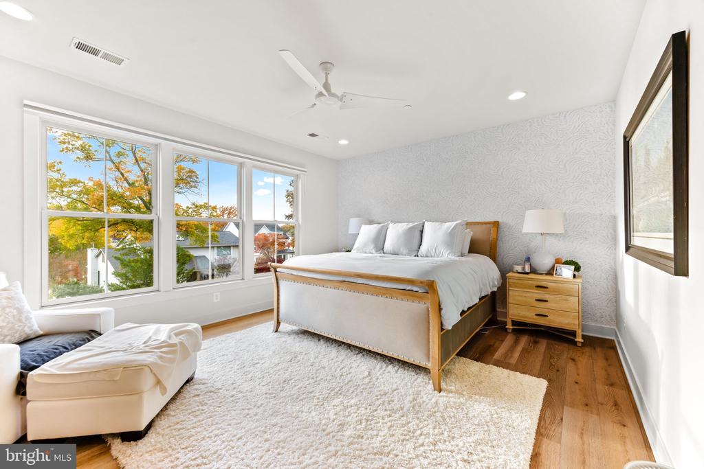 90 E LAKE DRIVE