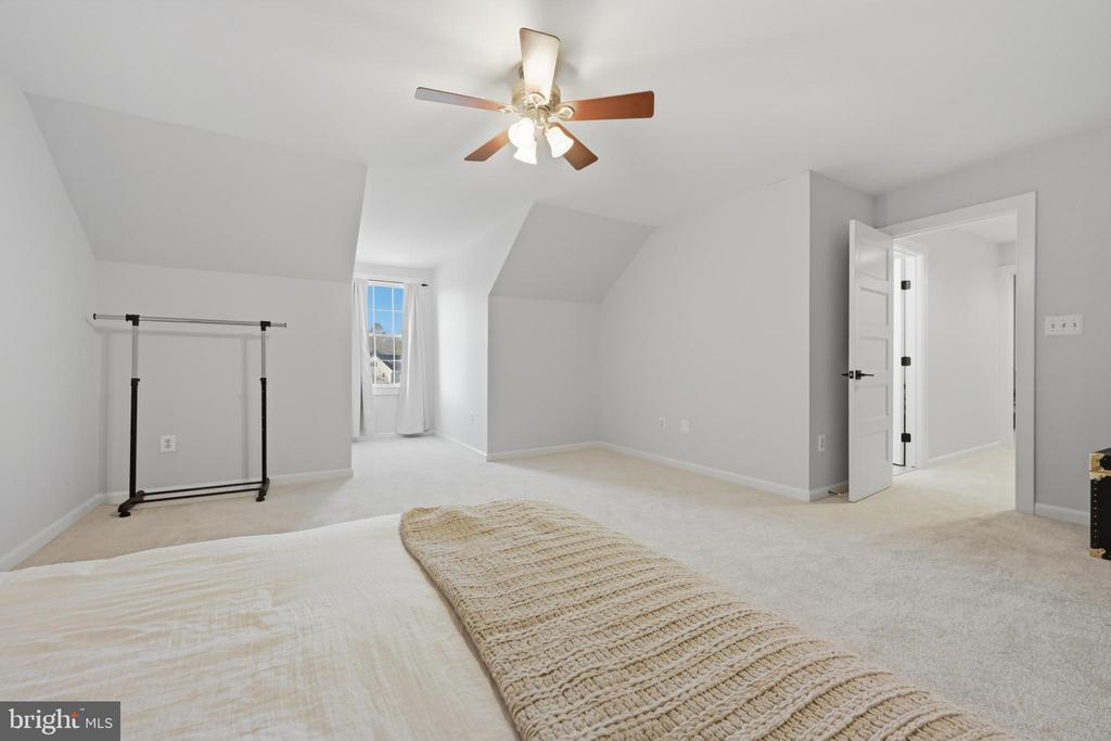 3590 S RIVER TERRACE
