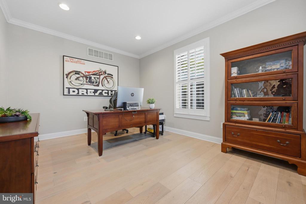 3590 S RIVER TERRACE