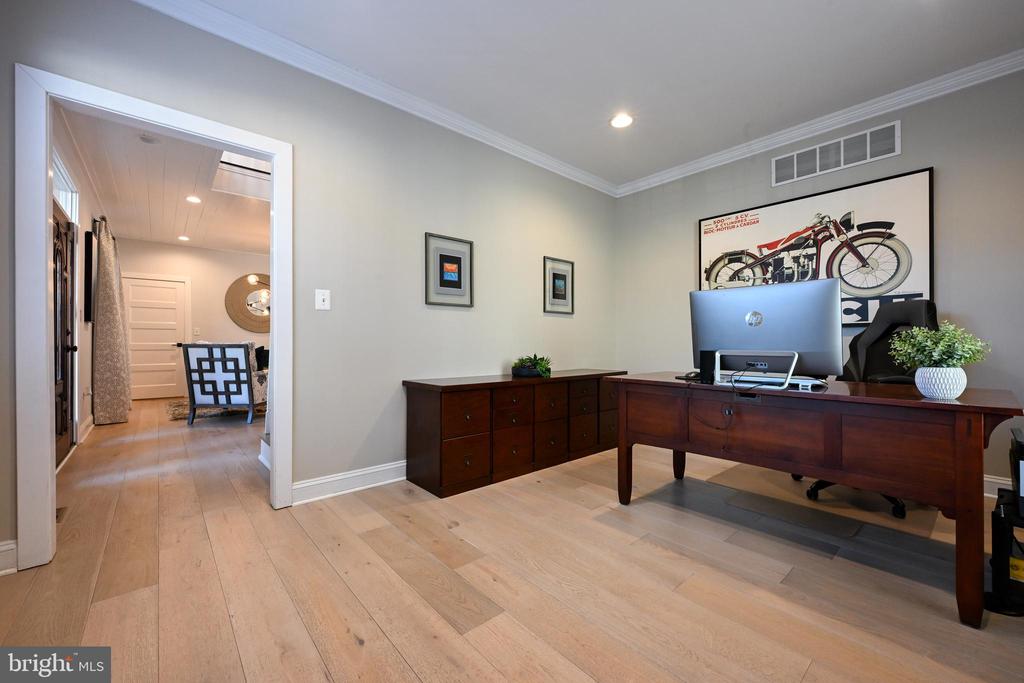 3590 S RIVER TERRACE
