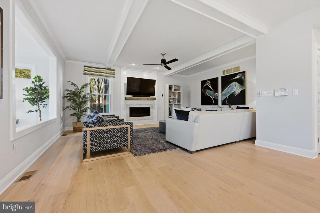 3590 S RIVER TERRACE