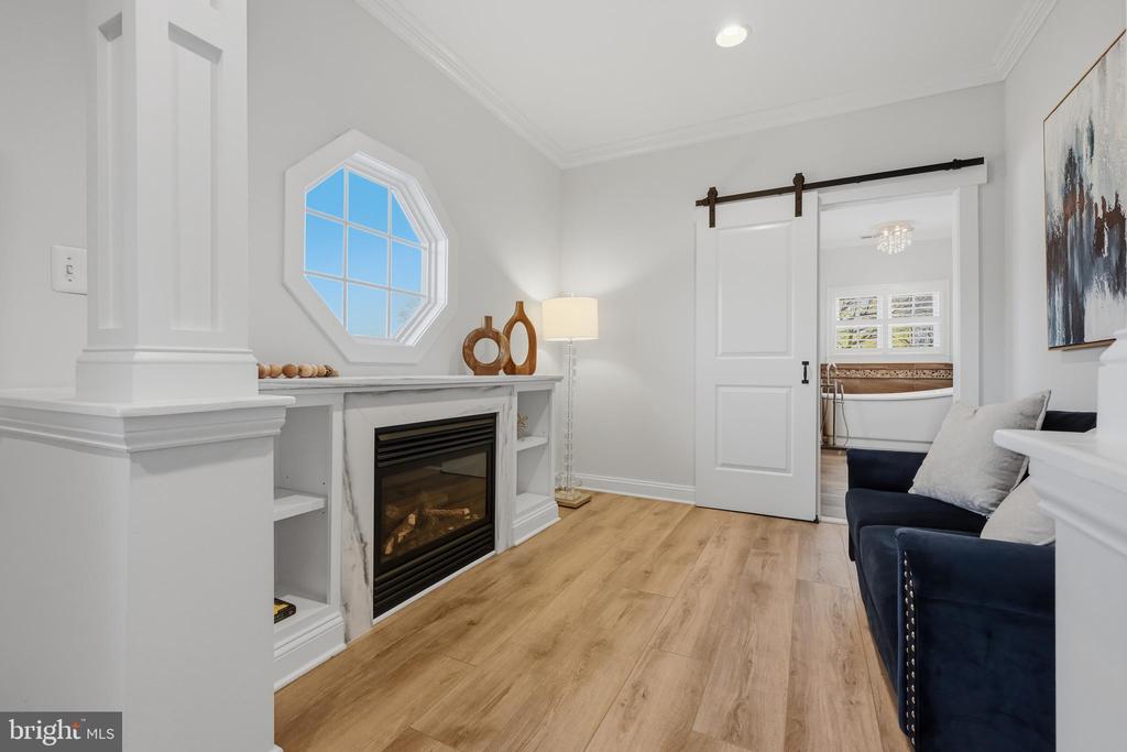 3590 S RIVER TERRACE