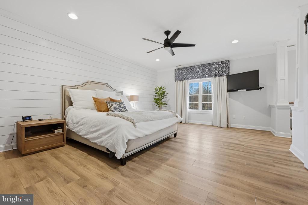 3590 S RIVER TERRACE